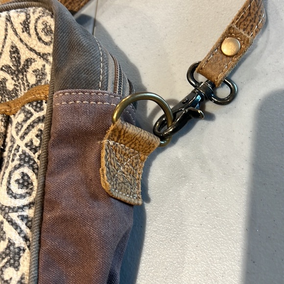 Myra Bag Messenger Crossbody Bag - Picture 6 of 9